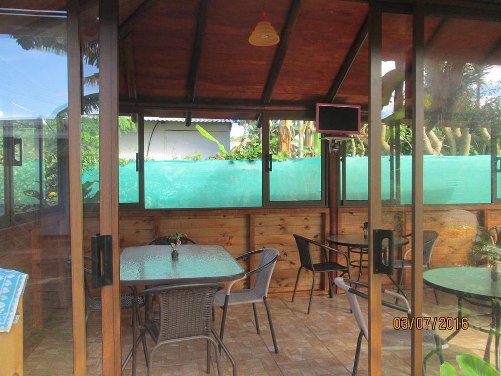 Cabanas Anakena Hotel Hanga Roa Exterior photo