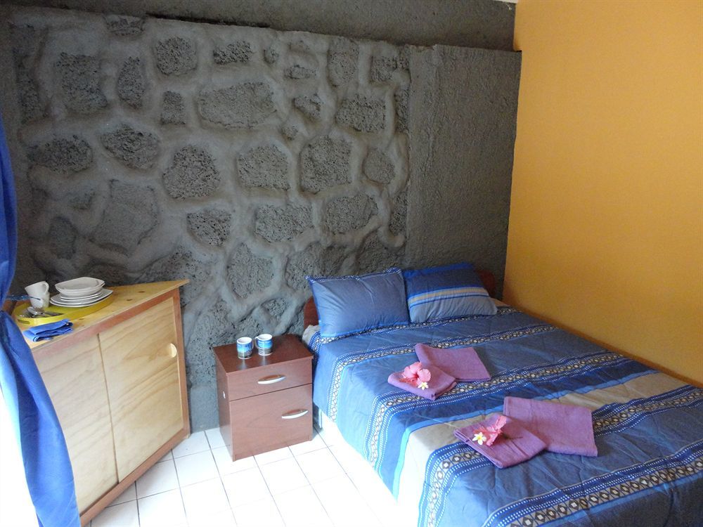 Cabanas Anakena Hotel Hanga Roa Exterior photo